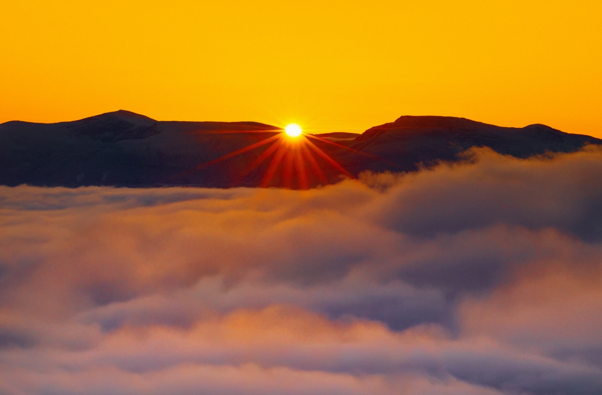 Levé de soleil paysage nuage montagne